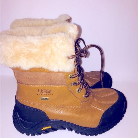 UGG - Picture 3 of 7